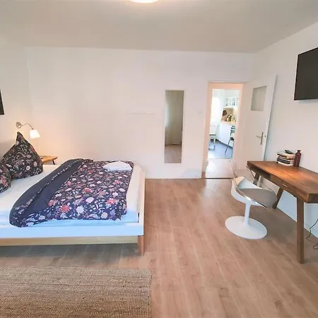 2 Schoene Naehe Hauptbahnhof *