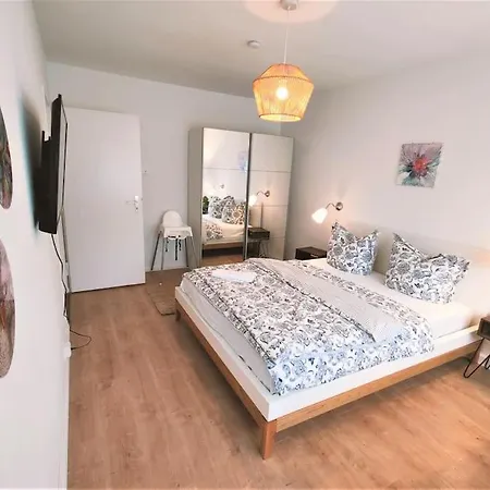 2 Schoene Naehe Hauptbahnhof *